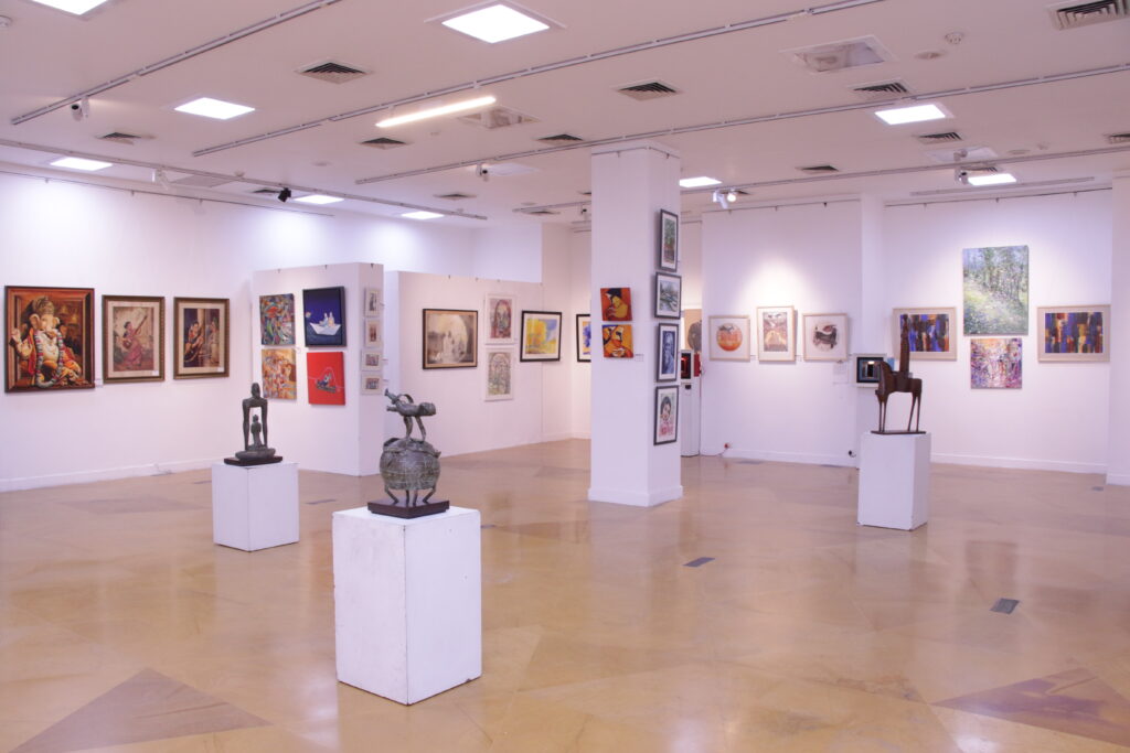 Gallery32